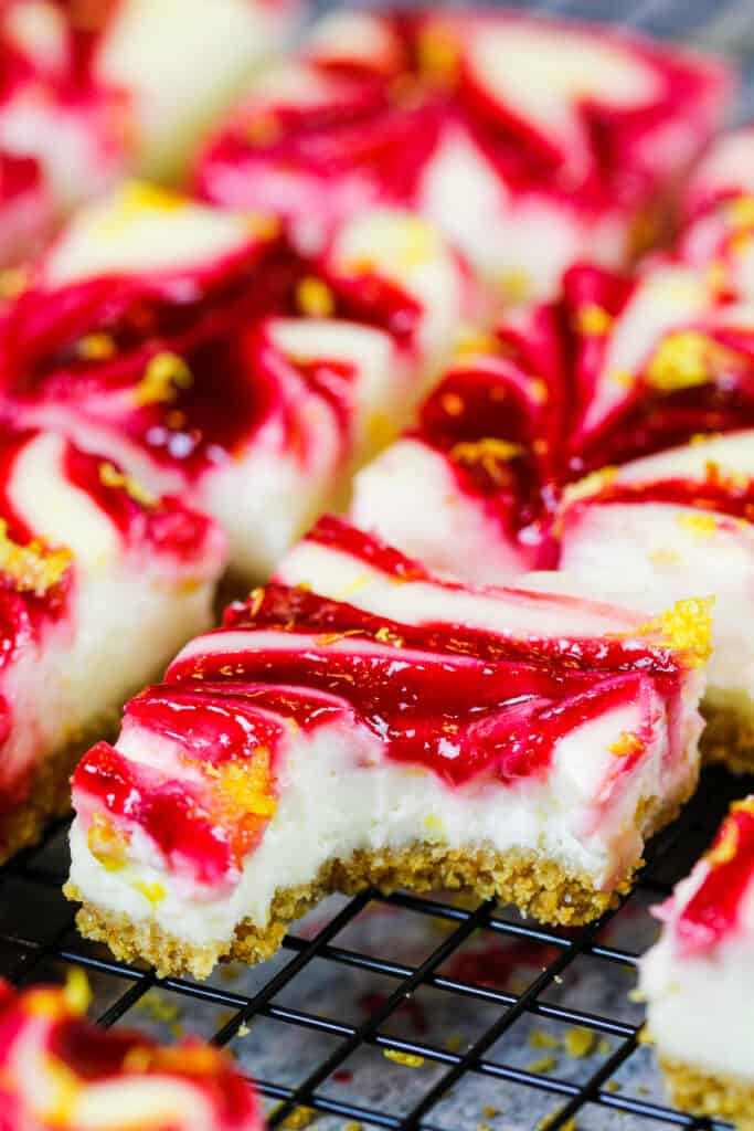 image of lemon raspberry cheesecake squares