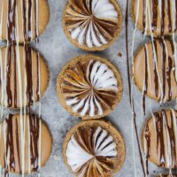 image of hot chocolate macarons filled with marshmallow and hot chocolate buttercreams