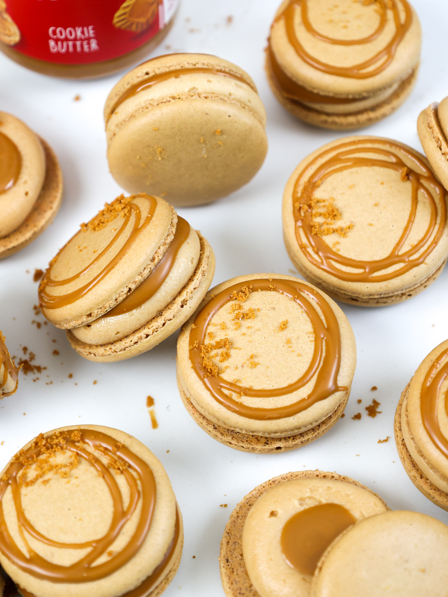 image of biscoff macarons that have been filled with biscoff buttercream and cookie butter